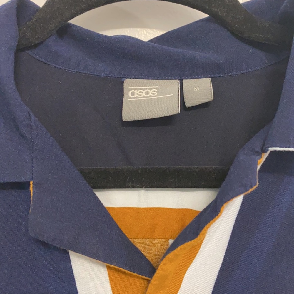 Short sleeve button up - Picture 2 of 4